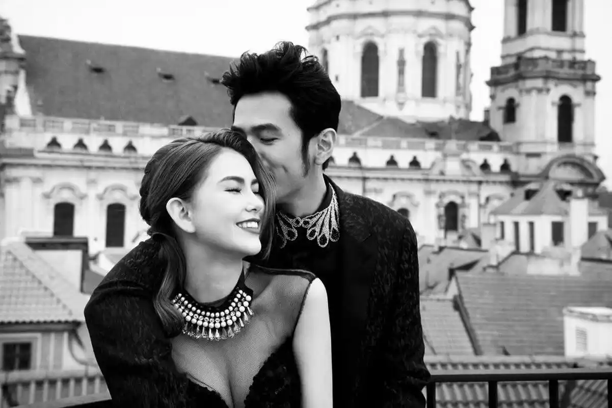 昆凌的尚美冠冕9669♀1590 2015年周杰伦和昆凌在英国约克郡