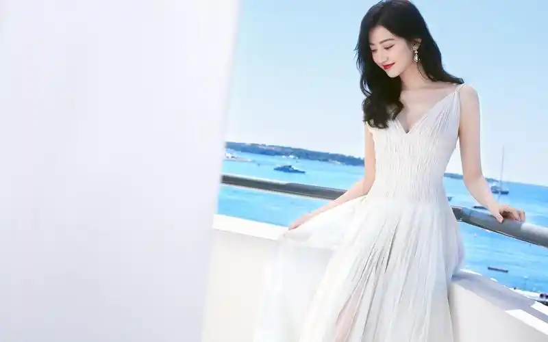 景甜白裙仙气壁纸49