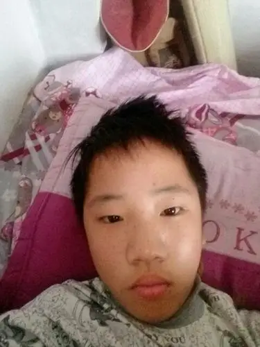 14岁的男生脸型是椭圆形的适合剪哪种发型