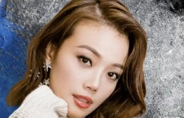 容祖儿曾被解约,凭借强大的心理素质成为娱乐名人,有过贵人相助_表演