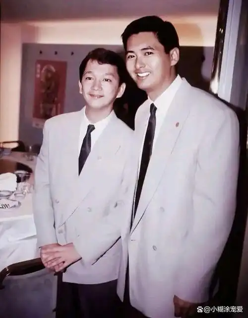 感觉,但男星们合影却不一样了,谁高谁更有可能是哥哥,身高有点"吃亏"