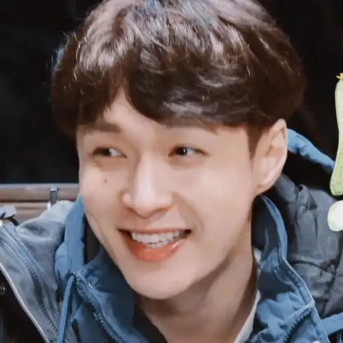 回应: 豆瓣图楼|张艺兴笑起来也太治愈了吧!