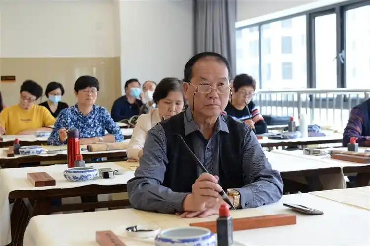 依伯依姆,开学啦——福州市老年大学迎来线下复课第一周