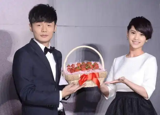 杨丞琳李荣浩领证怎么回事终于真相了原来是这样