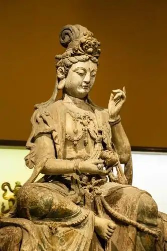 宋代彩绘木雕观音菩萨坐像-国家博物馆藏