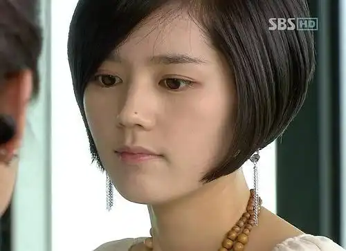 最近组里讨论韩佳人颜的帖子很多啊