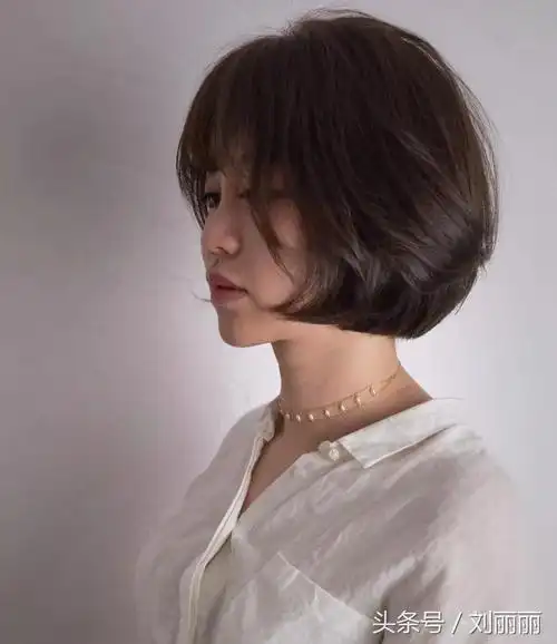 短发流行"烫c卷",同事都说很好看,嚷嚷着都要去烫