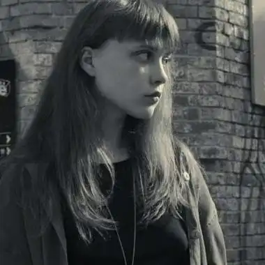 黑白色的欧美女头女生头像