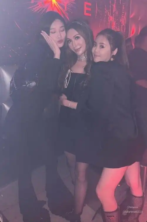 何锶珩庆生,何超琼,林心儿,李家彤前来祝贺,奚