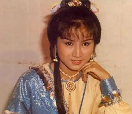 不过近日在网上流传不少她近照,周秀兰的外貌与当年分别不大,星味极浓