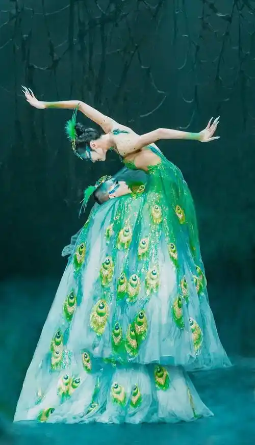重磅官宣|杨丽萍携舞剧《孔雀》飞回鹅城!_观众_舞蹈_舞台
