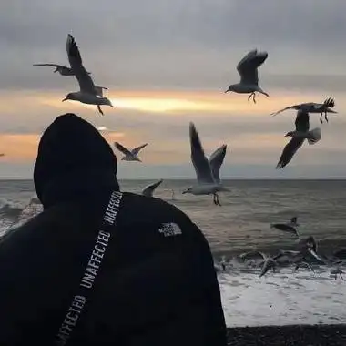 帅到没朋友的超酷气质男生头像 成熟酷帅的最新版男生头像_男生头像