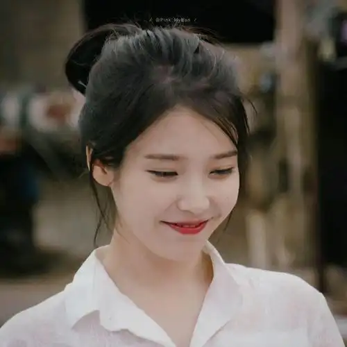 有没有iu丸子头吊带的照片?