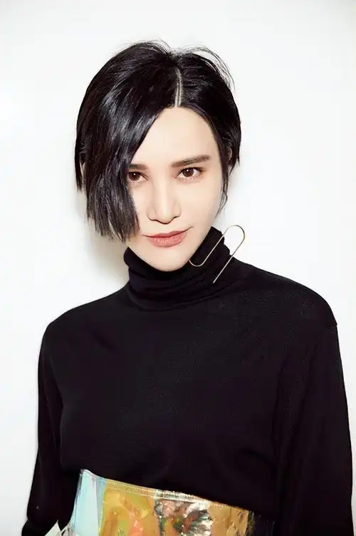 "超女冠军"尚雯婕:早年父母离异,成名后是非不断,41岁仍未婚