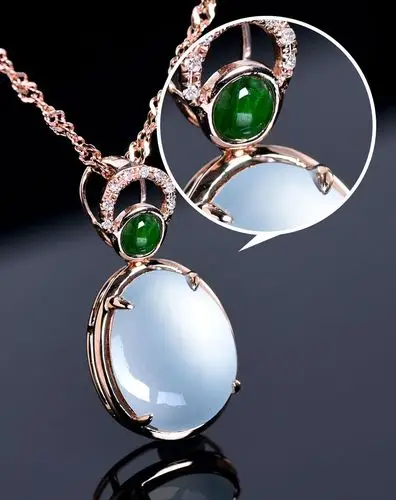 宝蒂娜 18k金镶嵌冰种蛋面 帝王绿翡翠伴钻吊坠