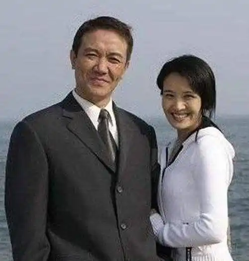 《亮剑》中的李幼斌,传言为了史兰芽,"分手"携手24年的原配?