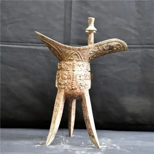 香港仿古青铜器西周兽面纹爵杯三足酒杯古玩收藏艺术品