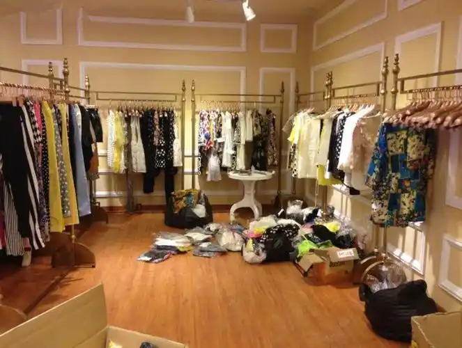 服装店衣架展示架铁艺服装架女装货架免费店铺货架设计