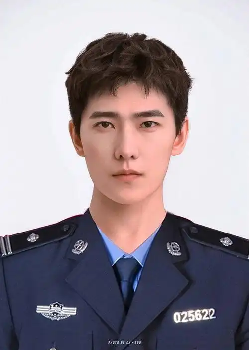 求好看的男明星的证件照