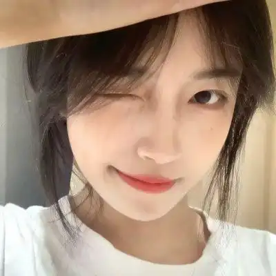 甜美气质淡雅好看的短发女头最新版 短发女生真人照片微信头像