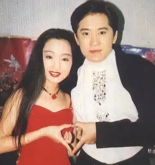 杨钰莹前任赖文峰近况大揭秘娶小23岁年轻娇妻颜值惊艳众人