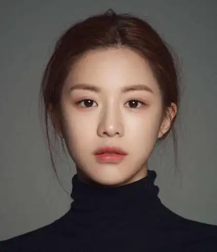 靠整容成功出道的明星,一张脸全靠自己设计,网友直呼:整容界的范本!