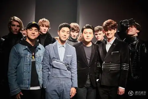 zheng上海时装周活动站台支持,同场出席的艺人明星还有李晨,郭品超