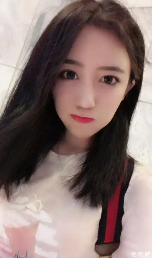 斗鱼tv人气女主播呆妹小霸王生活美照