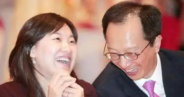 伏明霞:结婚20年丈夫70岁了,她的婚姻真的幸福吗