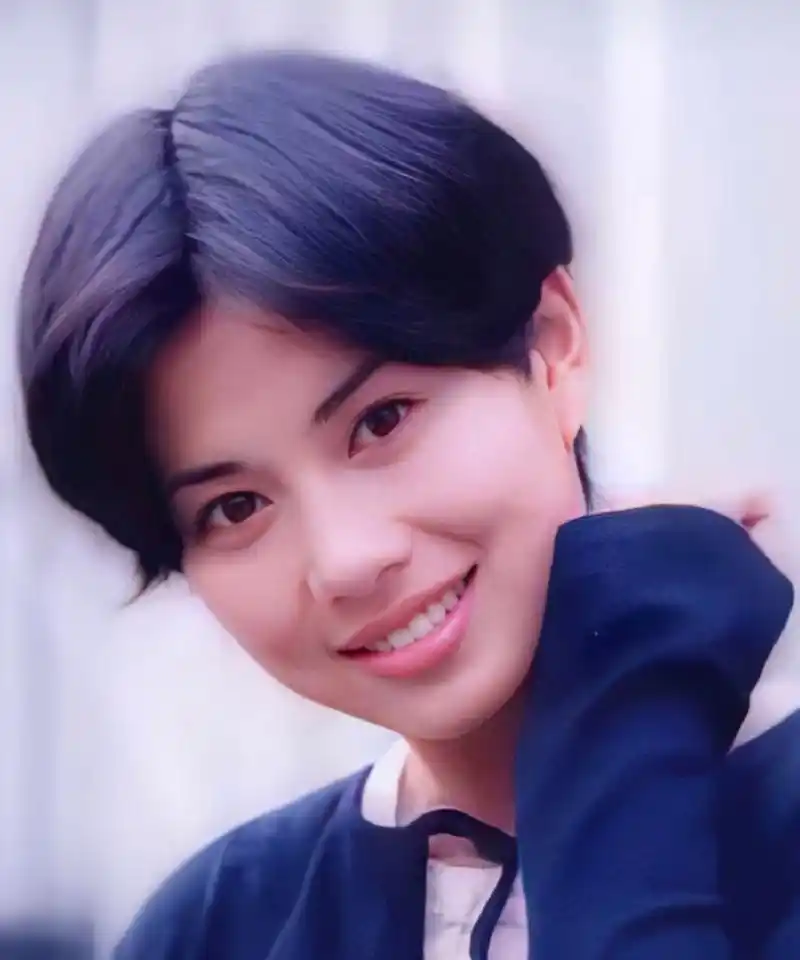 52岁的陈松伶半年瘦24斤,如今的她依然惊艳众人