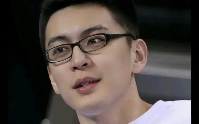 年轻的杨鸣真的帅得让人想入非非