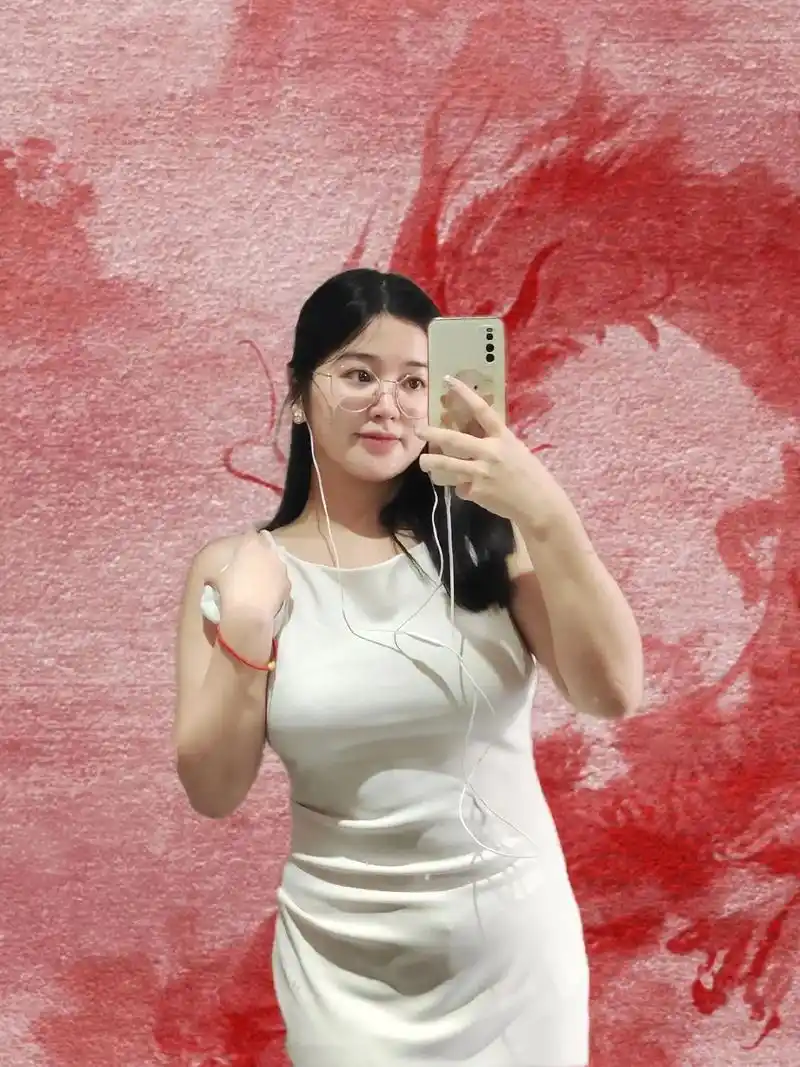 微胖女人 #对镜拍 #臭美  - 抖音