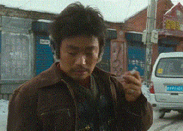 树先生》剧照王宝强说,这个角色是他投入最多的,他为树先生设计动作