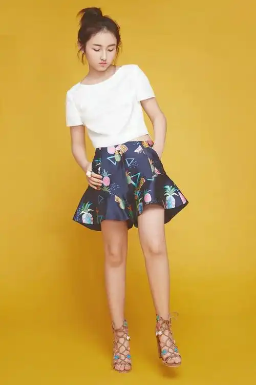 张子枫穿衣也开始大胆了上半身亮点多网友如今的她已经长大了