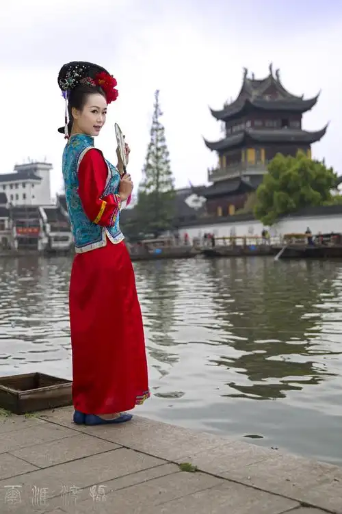 《朱家角江南古韵美女》