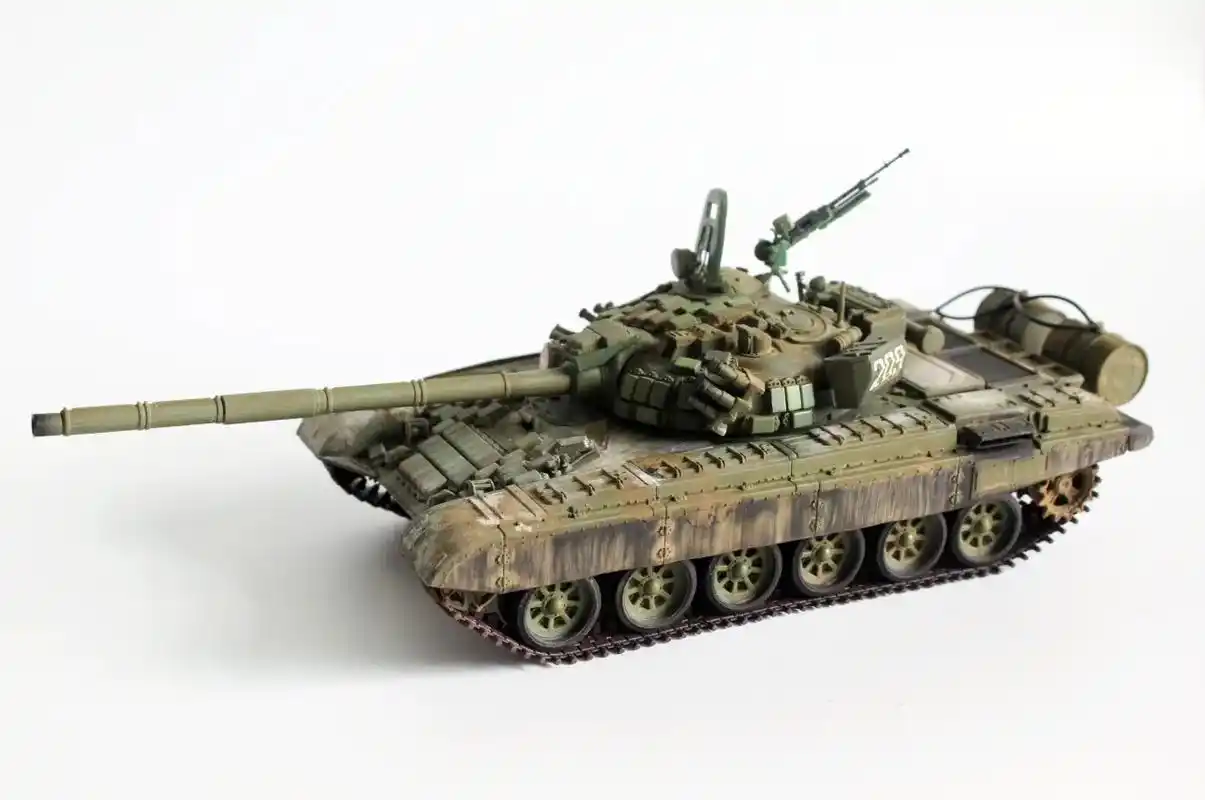 模型 #军事模型 #手工制作 1/35俄罗斯t72主战坦克 - 抖音
