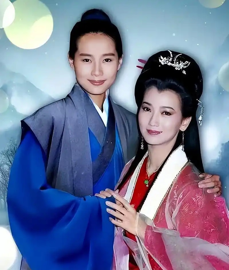 69岁赵雅芝对比60岁叶童,自然老去和医美老去的差距一目了然