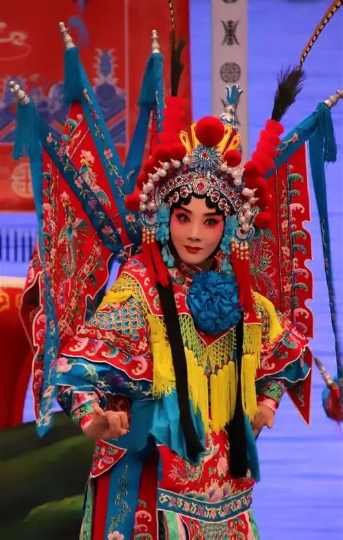 京剧《梁红玉》周利饰演剧照