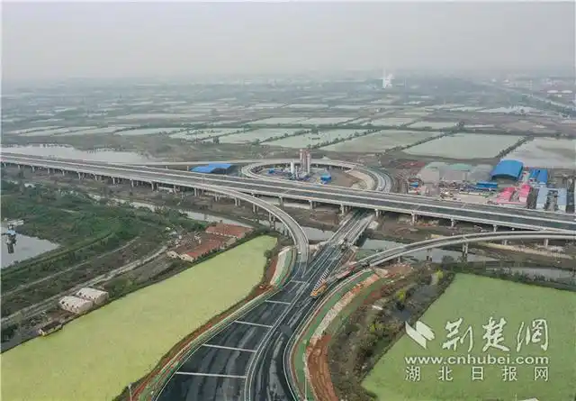 武汉四环线年底贯通 为湖北首条双向八车道高速