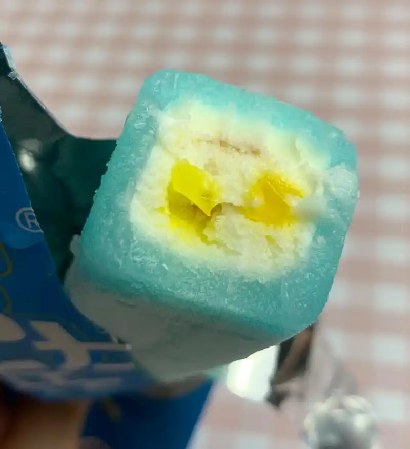 这款一块钱的柠檬苏打味雪糕也太好吃了! 蓝绿色清透的好好看!