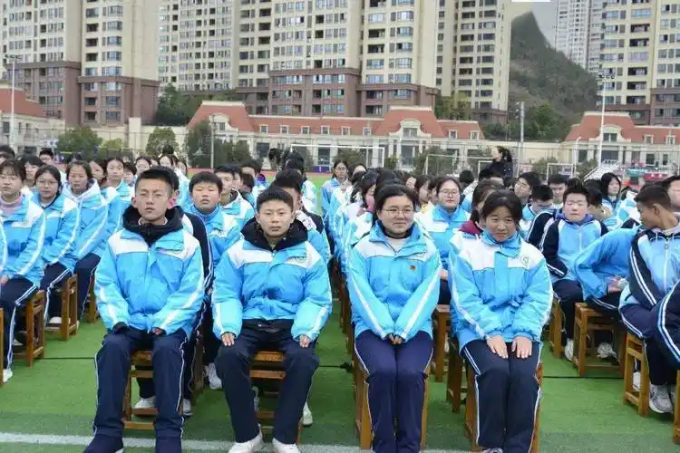 遵义四中实验初中(遵义市第四十二中学)揭牌仪式暨2024年春季学期开学