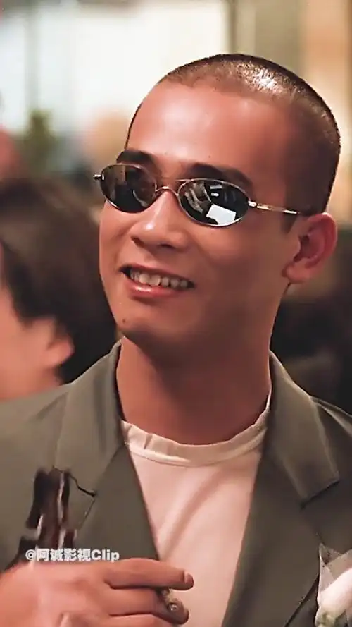 人间哪有真情在,只要是妞我都爱→_→ 古惑仔 #陈小春 #山鸡