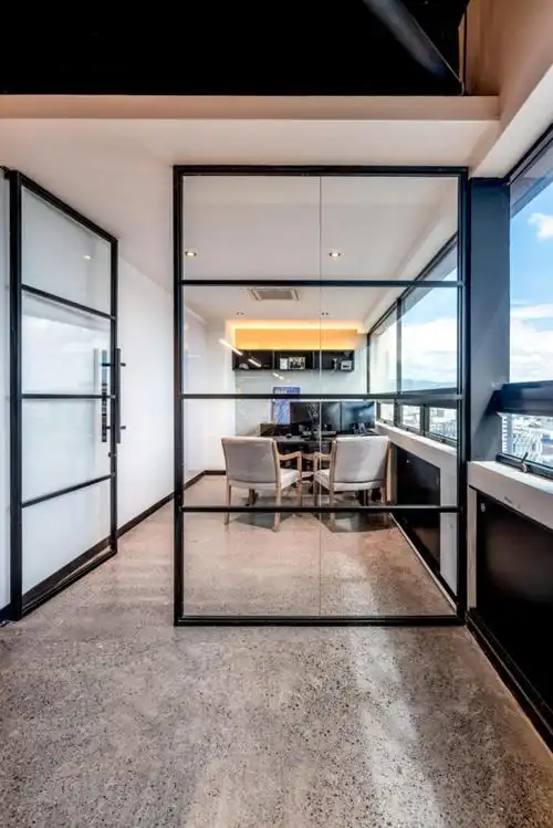 轻工业风格的办公室装修装饰技巧