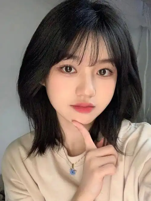 锁骨发随意打理都好看的减龄短发