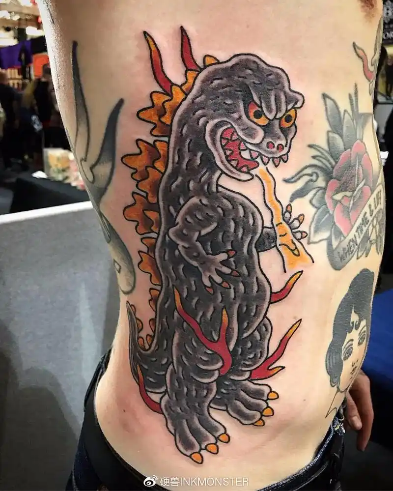 把奥特曼做到日式传统纹身里面是什么操作