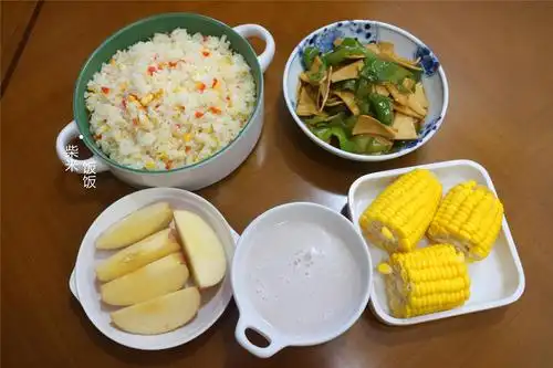 做早餐不慌忙6点半进厨房7点吃早餐一家人吃得营养舒坦