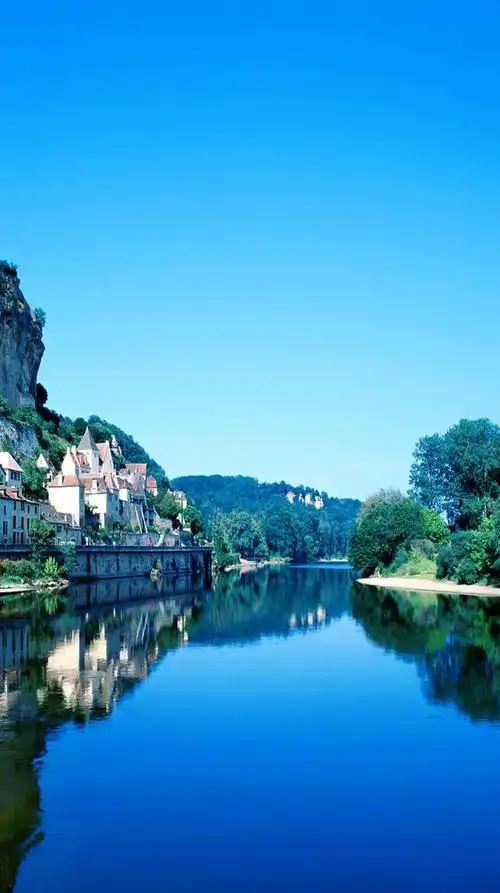 分享壁纸图片:绿水青山,鸟语花香美景如画