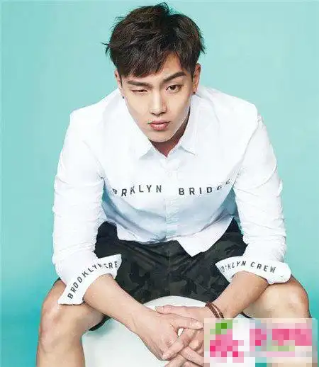 男生偏分发型图片好看又时尚的男生四六分发型