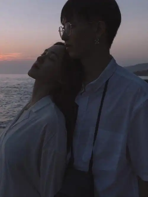 行过台面衣柜入面藏着花园心仪男孩长驻于身边-《黄色大门》黄伟文