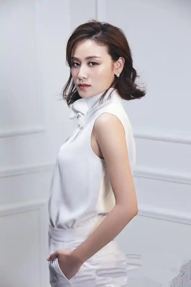 叶一茜近照曝光,腿上各种淤青吓坏网友,被调侃p图